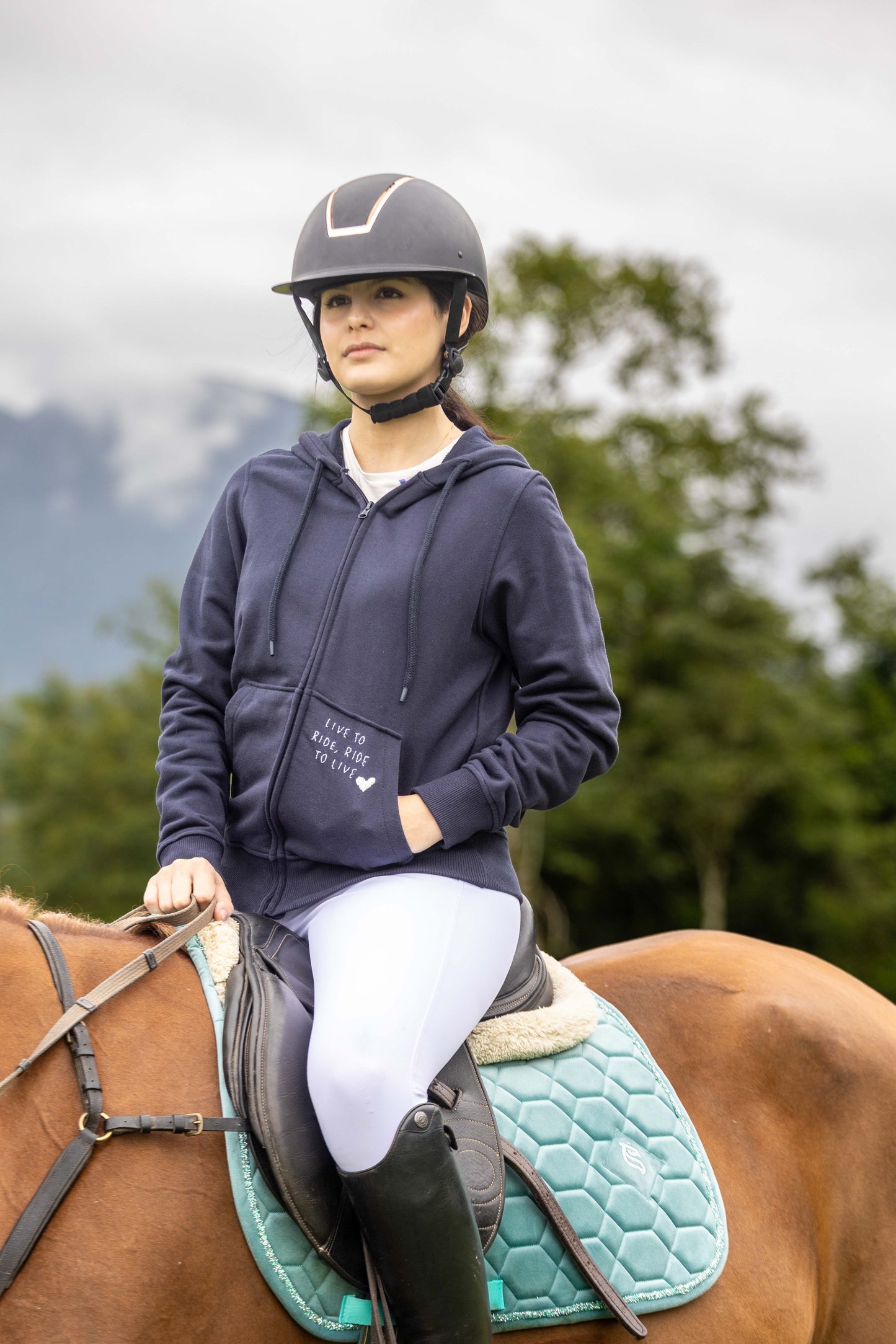 Moletom com ziper escarapela