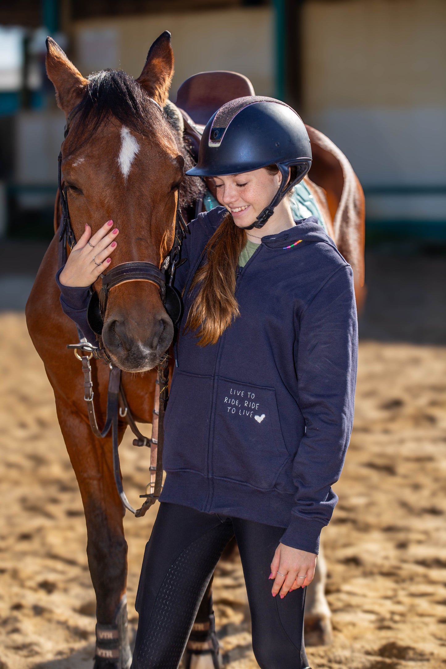 Moletom com ziper escarapela