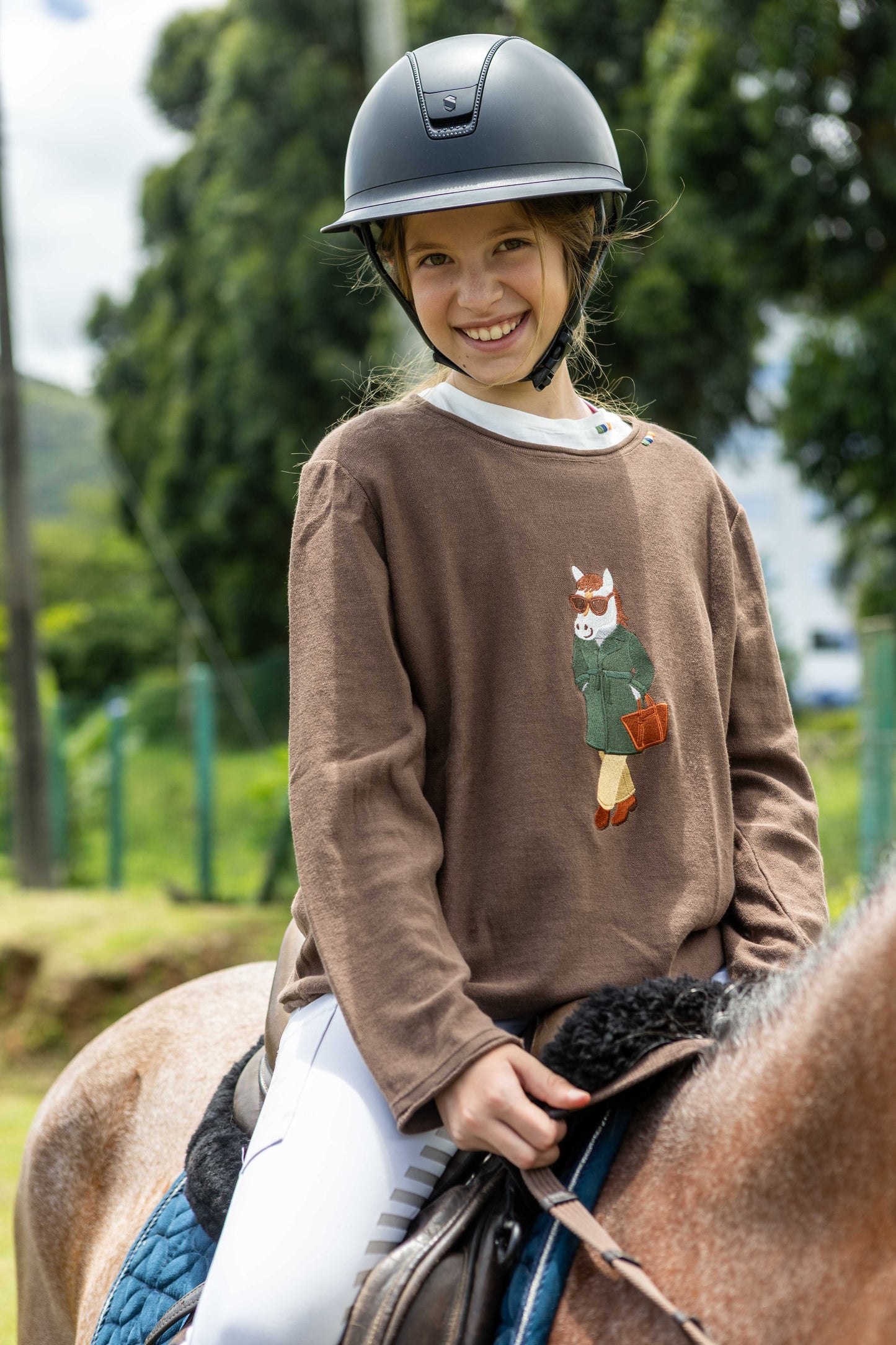 Sueter Polo Horse Chic by Dani Miro - Marrom